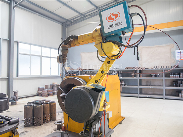 中正鍋爐現代化車間內的進口自動焊接設備